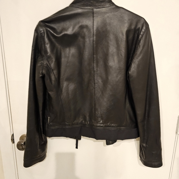 GIORGIO ARMANI WOMEN'S BLACK LEATHER MOTO JACKET US SIZE 8 THE REAL REAL TAGGED - Picture 9 of 9
